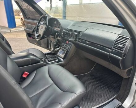 Сірий Мерседес С Клас, об'ємом двигуна 4.2 л та пробігом 327 тис. км за 6699 $, фото 15 на Automoto.ua