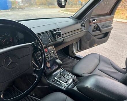 Сірий Мерседес С Клас, об'ємом двигуна 4.2 л та пробігом 327 тис. км за 6699 $, фото 6 на Automoto.ua