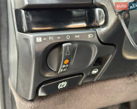 Сірий Мерседес С Клас, об'ємом двигуна 5 л та пробігом 327 тис. км за 6699 $, фото 16 на Automoto.ua