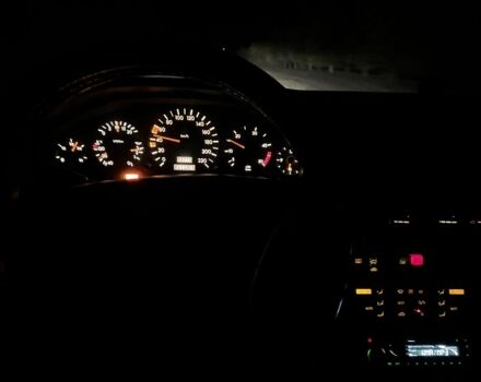 Серый Мерседес С Класс, объемом двигателя 3.5 л и пробегом 299 тыс. км за 3547 $, фото 10 на Automoto.ua