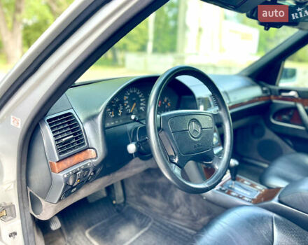 Серый Мерседес С Класс, объемом двигателя 3.5 л и пробегом 568 тыс. км за 7800 $, фото 23 на Automoto.ua