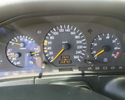 Серый Мерседес С Класс, объемом двигателя 3.2 л и пробегом 268 тыс. км за 9000 $, фото 8 на Automoto.ua