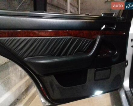 Серый Мерседес С Класс, объемом двигателя 5 л и пробегом 850 тыс. км за 5000 $, фото 5 на Automoto.ua