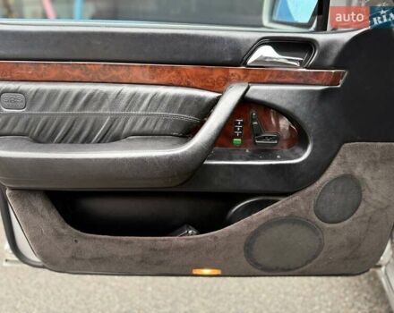 Серый Мерседес С Класс, объемом двигателя 3.2 л и пробегом 407 тыс. км за 3300 $, фото 13 на Automoto.ua