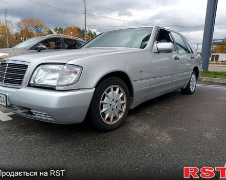 Серый Мерседес С Класс, объемом двигателя 3.2 л и пробегом 407 тыс. км за 3500 $, фото 5 на Automoto.ua