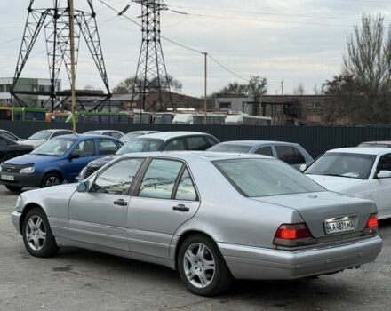 Серый Мерседес С Класс, объемом двигателя 4.2 л и пробегом 300 тыс. км за 3400 $, фото 5 на Automoto.ua