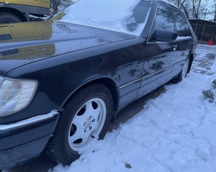 Сірий Мерседес С Клас, об'ємом двигуна 4 л та пробігом 300 тис. км за 5800 $, фото 1 на Automoto.ua