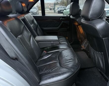 Серый Мерседес С Класс, объемом двигателя 4.2 л и пробегом 300 тыс. км за 3400 $, фото 9 на Automoto.ua