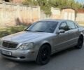 Серый Мерседес С Класс, объемом двигателя 4.3 л и пробегом 200 тыс. км за 3200 $, фото 1 на Automoto.ua