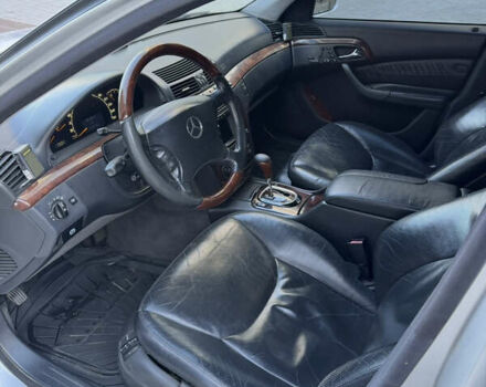 Серый Мерседес С Класс, объемом двигателя 4.27 л и пробегом 333 тыс. км за 5000 $, фото 9 на Automoto.ua