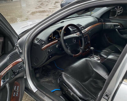 Сірий Мерседес С Клас, об'ємом двигуна 3.2 л та пробігом 348 тис. км за 3500 $, фото 13 на Automoto.ua