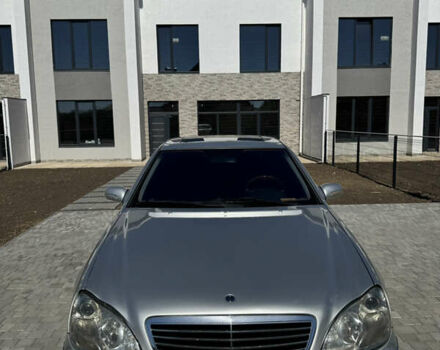 Серый Мерседес С Класс, объемом двигателя 4.27 л и пробегом 333 тыс. км за 5000 $, фото 1 на Automoto.ua