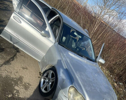 Серый Мерседес С Класс, объемом двигателя 3.2 л и пробегом 350 тыс. км за 2550 $, фото 3 на Automoto.ua