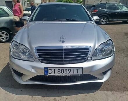 Серый Мерседес С Класс, объемом двигателя 4.3 л и пробегом 220 тыс. км за 5700 $, фото 1 на Automoto.ua