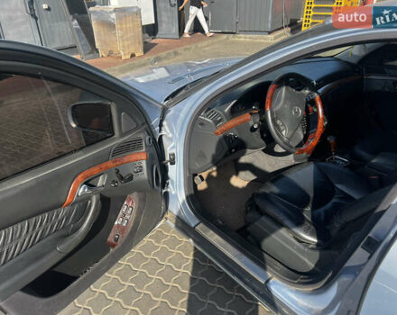Сірий Мерседес С Клас, об'ємом двигуна 3.2 л та пробігом 320 тис. км за 8999 $, фото 5 на Automoto.ua