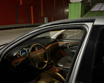 Сірий Мерседес С Клас, об'ємом двигуна 4.3 л та пробігом 399 тис. км за 3400 $, фото 9 на Automoto.ua