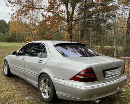 Сірий Мерседес С Клас, об'ємом двигуна 4.3 л та пробігом 373 тис. км за 4450 $, фото 1 на Automoto.ua