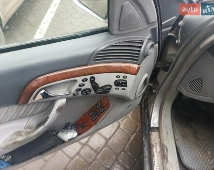 Серый Мерседес С Класс, объемом двигателя 3.22 л и пробегом 450 тыс. км за 4600 $, фото 2 на Automoto.ua