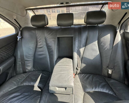 Сірий Мерседес С Клас, об'ємом двигуна 5 л та пробігом 132 тис. км за 3600 $, фото 18 на Automoto.ua