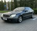 Сірий Мерседес С Клас, об'ємом двигуна 3.2 л та пробігом 400 тис. км за 5899 $, фото 1 на Automoto.ua