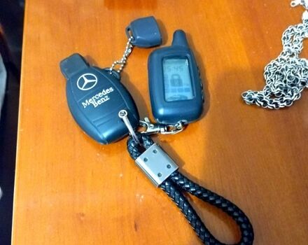 Сірий Мерседес С Клас, об'ємом двигуна 3.2 л та пробігом 415 тис. км за 5300 $, фото 4 на Automoto.ua