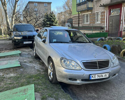 Серый Мерседес С Класс, объемом двигателя 4 л и пробегом 260 тыс. км за 3800 $, фото 10 на Automoto.ua