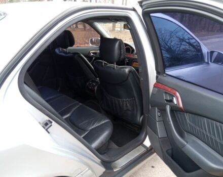 Серый Мерседес С Класс, объемом двигателя 5 л и пробегом 280 тыс. км за 4799 $, фото 13 на Automoto.ua