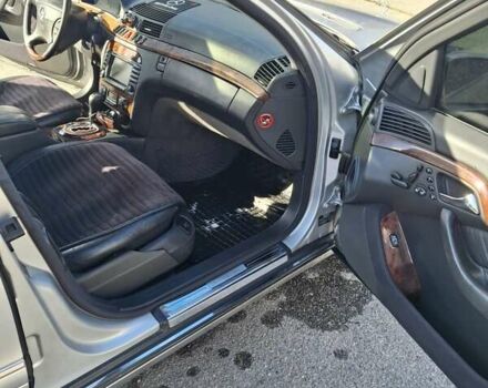 Сірий Мерседес С Клас, об'ємом двигуна 4.3 л та пробігом 243 тис. км за 4700 $, фото 3 на Automoto.ua