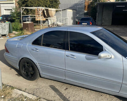 Серый Мерседес С Класс, объемом двигателя 3.22 л и пробегом 370 тыс. км за 5000 $, фото 6 на Automoto.ua