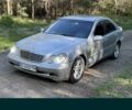 Серый Мерседес С Класс, объемом двигателя 2 л и пробегом 400 тыс. км за 4111 $, фото 2 на Automoto.ua