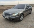 Серый Мерседес С Класс, объемом двигателя 3.2 л и пробегом 300 тыс. км за 2450 $, фото 1 на Automoto.ua