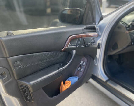 Серый Мерседес С Класс, объемом двигателя 3.22 л и пробегом 370 тыс. км за 5000 $, фото 10 на Automoto.ua