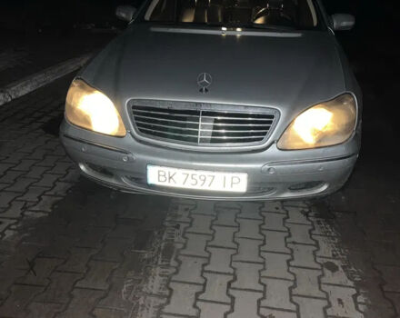 Сірий Мерседес С Клас, об'ємом двигуна 3.2 л та пробігом 355 тис. км за 4499 $, фото 2 на Automoto.ua