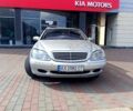 Серый Мерседес С Класс, объемом двигателя 5 л и пробегом 123 тыс. км за 5500 $, фото 1 на Automoto.ua