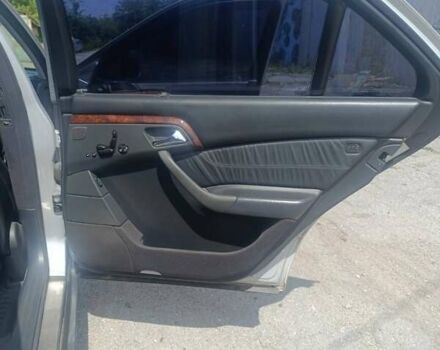 Мерседес С Клас 2001 у Кам'янське (Дніпродзержинськ) на Automoto.ua Сірий Мерседес С Клас, об'ємом двигуна 5 л та пробігом 300 тис. км за 6500 $, фото 4 на Automoto.ua