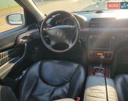 Сірий Мерседес С Клас, об'ємом двигуна 3.2 л та пробігом 300 тис. км за 4300 $, фото 26 на Automoto.ua