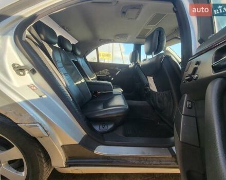 Сірий Мерседес С Клас, об'ємом двигуна 3.2 л та пробігом 300 тис. км за 4300 $, фото 31 на Automoto.ua