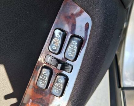 Сірий Мерседес С Клас, об'ємом двигуна 3.22 л та пробігом 320 тис. км за 5300 $, фото 3 на Automoto.ua