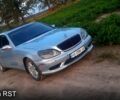 Серый Мерседес С Класс, объемом двигателя 4 л и пробегом 402 тыс. км за 5500 $, фото 1 на Automoto.ua