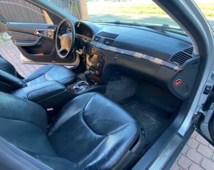 Серый Мерседес С Класс, объемом двигателя 3.2 л и пробегом 300 тыс. км за 5000 $, фото 2 на Automoto.ua