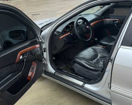 Серый Мерседес С Класс, объемом двигателя 3.2 л и пробегом 465 тыс. км за 5300 $, фото 5 на Automoto.ua