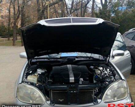 Серый Мерседес С Класс, объемом двигателя 3.2 л и пробегом 220 тыс. км за 5700 $, фото 3 на Automoto.ua
