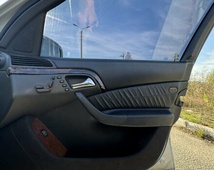 Серый Мерседес С Класс, объемом двигателя 3.2 л и пробегом 330 тыс. км за 5500 $, фото 20 на Automoto.ua