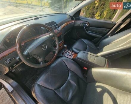 Сірий Мерседес С Клас, об'ємом двигуна 3.2 л та пробігом 300 тис. км за 4300 $, фото 22 на Automoto.ua