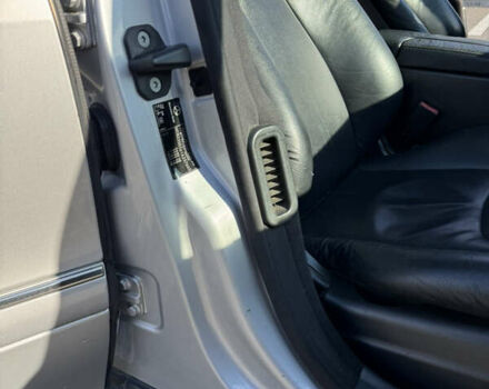 Серый Мерседес С Класс, объемом двигателя 3.2 л и пробегом 330 тыс. км за 5500 $, фото 22 на Automoto.ua