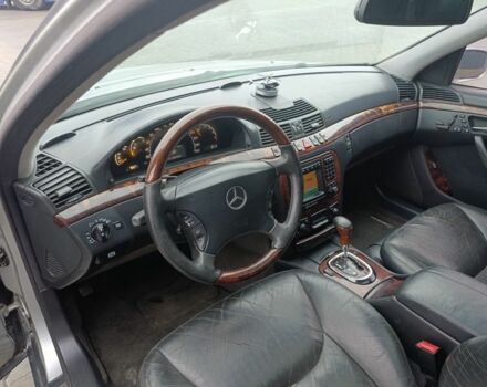 Сірий Мерседес С Клас, об'ємом двигуна 4 л та пробігом 360 тис. км за 4750 $, фото 4 на Automoto.ua