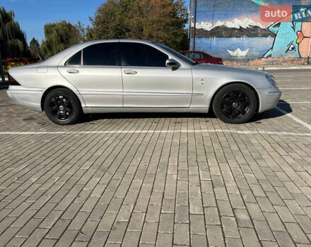 Сірий Мерседес С Клас, об'ємом двигуна 3.2 л та пробігом 400 тис. км за 4250 $, фото 5 на Automoto.ua