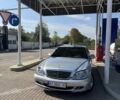 Сірий Мерседес С Клас, об'ємом двигуна 5 л та пробігом 400 тис. км за 4394 $, фото 2 на Automoto.ua