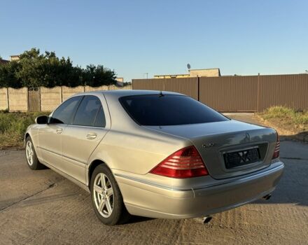 Серый Мерседес С Класс, объемом двигателя 3.7 л и пробегом 470 тыс. км за 2899 $, фото 5 на Automoto.ua