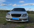 Сірий Мерседес С Клас, об'ємом двигуна 4.3 л та пробігом 300 тис. км за 2710 $, фото 1 на Automoto.ua